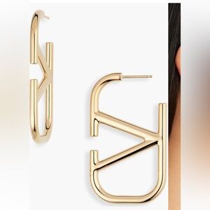 Valentino Garavani 100% authentic no box or dust bag no back to earrings